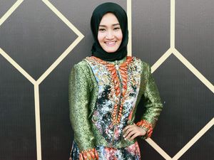 3 Tips Merawat Rambut untuk Wanita Berjilbab ala Penyanyi Fatin