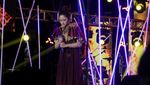 Happy dan Sendunya Dewi Persik di Atas Panggung