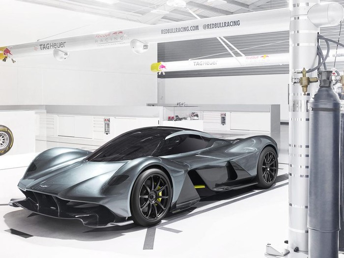 Hypercar Aston Martin Bisa Ngebut Sampai 402 Km/Jam