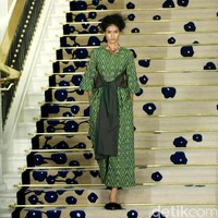 Koleksi Brand Ikat Indonesia by Didiet Maulana Annual Show, mengangkat tema Purnama 2016 bertempat di Four Seasons Hotel. Jakarta. [Foto: Mohamamd Abduh/Wolipop]