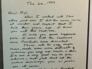 Surat Bush Senior ke Bill Clinton Bikin Warga AS Terharu
