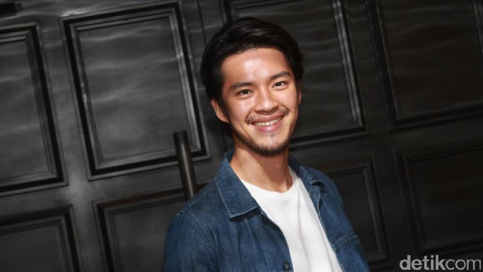 Morgan Oey Pastikan Tak Akan Tinggalkan Dunia Tarik Suara