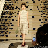 Koleksi Brand Ikat Indonesia by Didiet Maulana Annual Show, mengangkat tema Purnama 2016 bertempat di Four Seasons Hotel. Jakarta. [Foto: Mohamamd Abduh/Wolipop]