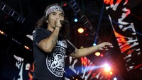 Slank saat tampil di kawasan Taman Mini Indonesia Indah, Jakarta Timur pada Kamis malam (20/10/2016). Pool/Ismail/detikFoto.