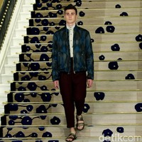 Koleksi Brand Ikat Indonesia by Didiet Maulana Annual Show, mengangkat tema Purnama 2016 bertempat di Four Seasons Hotel. Jakarta. [Foto: Mohamamd Abduh/Wolipop]