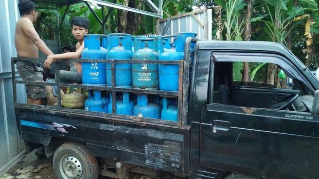Polres Jaktim Bongkar Pabrik Gas Oplosan di Sebuah Bedeng di Cipayung