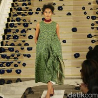 Koleksi Brand Ikat Indonesia by Didiet Maulana Annual Show, mengangkat tema Purnama 2016 bertempat di Four Seasons Hotel. Jakarta. [Foto: Mohamamd Abduh/Wolipop]