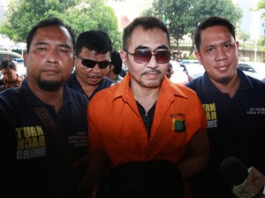 Polisi: Gatot Brajamusti Batal Diperiksa karena Sedang Tidak Sehat