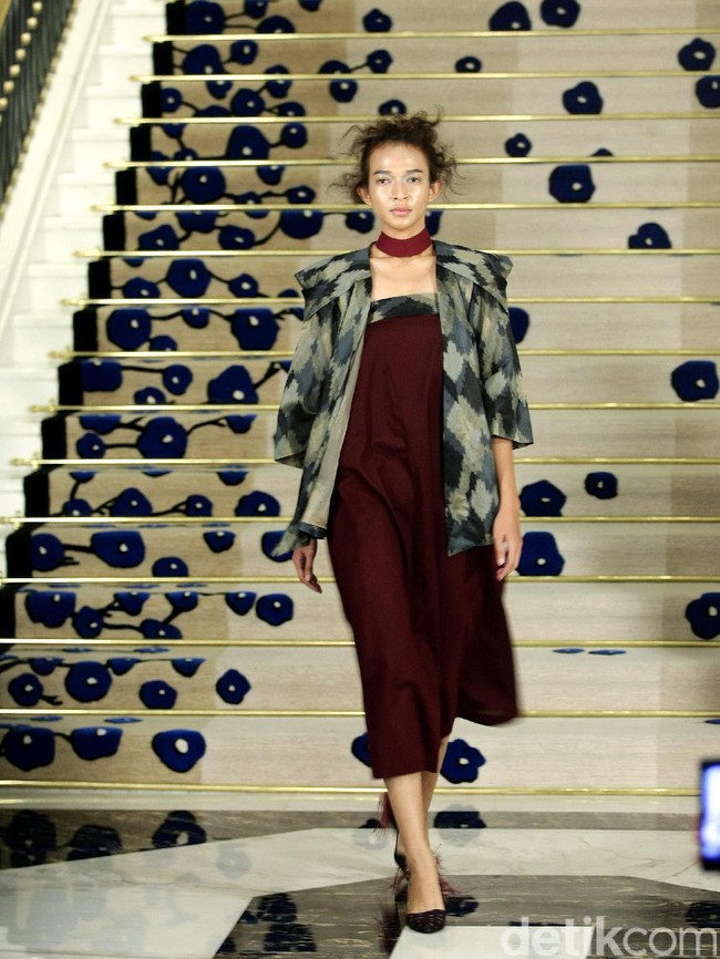 Koleksi Brand Ikat Indonesia by Didiet Maulana Annual Show, mengangkat tema Purnama 2016 bertempat di Four Seasons Hotel. Jakarta. [Foto: Mohamamd Abduh/Wolipop]