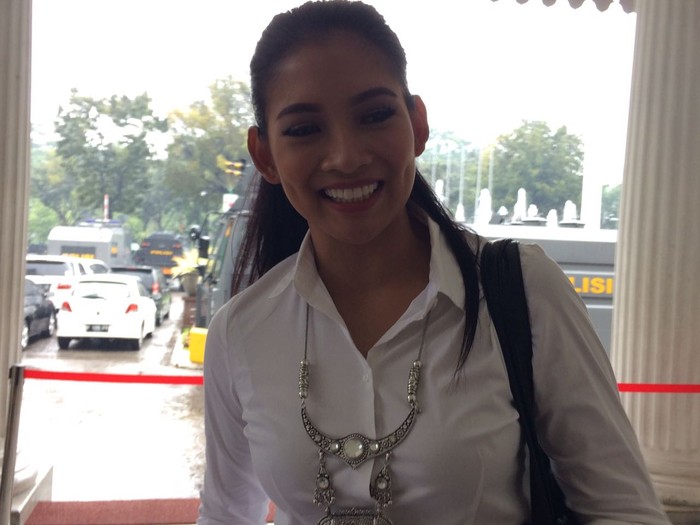 Puteri Indonesia 2015 Anin Temui Ahok di Balai Kota