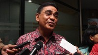 Ketua DPP PDIP Andreas Hugo Pareira, usai diperiksa di Gedung KPK.