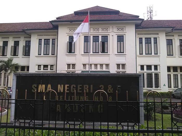 SMAN 3 dan 5 Bandung - 5 Sekolah yang Terkenal Angker di Indonesia