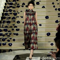 Koleksi Brand Ikat Indonesia by Didiet Maulana Annual Show, mengangkat tema Purnama 2016 bertempat di Four Seasons Hotel. Jakarta. [Foto: Mohamamd Abduh/Wolipop]
