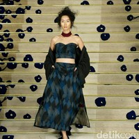 Koleksi Brand Ikat Indonesia by Didiet Maulana Annual Show, mengangkat tema Purnama 2016 bertempat di Four Seasons Hotel. Jakarta. [Foto: Mohamamd Abduh/Wolipop]