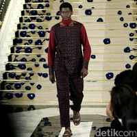 Koleksi Brand Ikat Indonesia by Didiet Maulana Annual Show, mengangkat tema Purnama 2016 bertempat di Four Seasons Hotel. Jakarta. [Foto: Mohamamd Abduh/Wolipop]