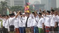 Peringatan Hari Santri ini diikuti oleh ribuan warga Nadliyin se-Indonesia. 