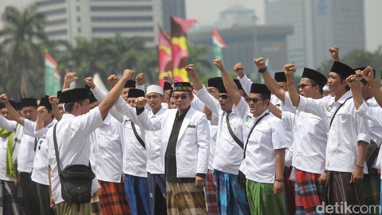 Kemenangan Politik Kaum Santri? Kemenangan Politik Kaum Santri?