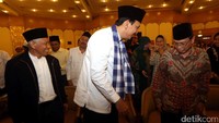 Perayaan Hari Santri sekaligus Deklarasi Pilgub Damai itu mengusung tema Mewujudkan Kedamaian, Perkokoh Kebhinekaan Untuk Indonesia Bermartabat. 