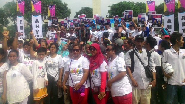 Ditemani Ahmad Dhani dan Mulan, Agus Goyang Maumere di Lapangan Banteng