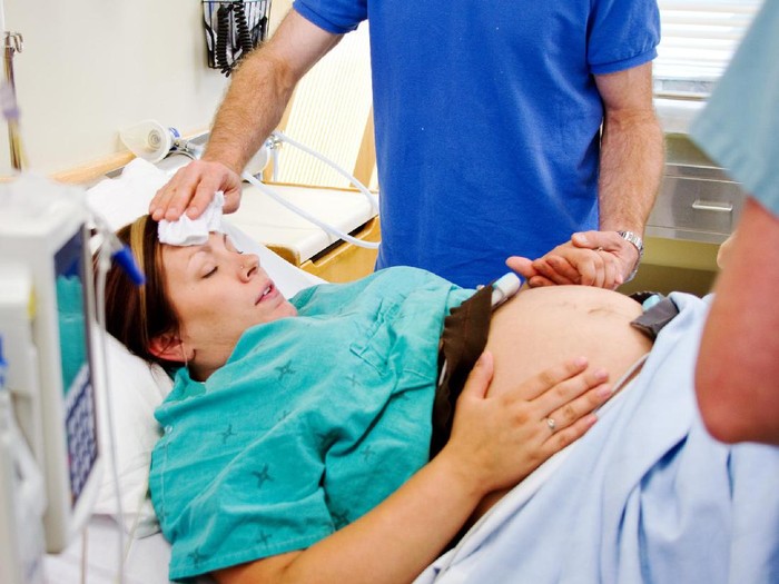 Ibu Hamil Alami Masalah Pembekuan Darah, Bisakah Melahirkan Normal?