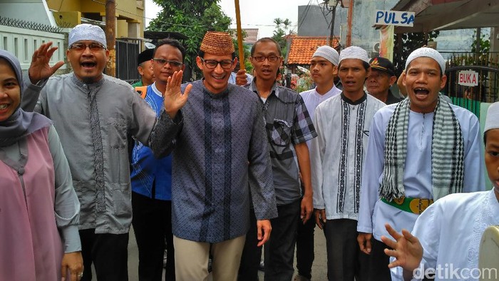 Terima Dukungan Forum Santri Jakarta, Sandi Teken Kontrak Politik