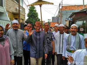 Terima Dukungan Forum Santri Jakarta, Sandi Teken Kontrak Politik