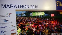 Sekitar 16.000 pelari dalam dan luar negeri mengikuti Mandiri Jakarta Maraton.