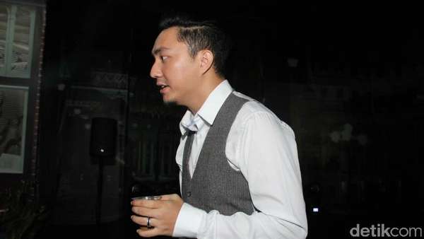 Gaya Necis Ananda Omesh Gaya Necis Ananda Omesh