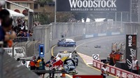 Pebalap yang di sponsori oleh Catrol sendiri yakni dari tiga tim Prodrive Racing dengan mobil berwarna hijau bertuliskan The Bottle-O, Supercheap Auto Racing dengan mobil warna dominan kuning dan merah, serta Nissan Motorsport.