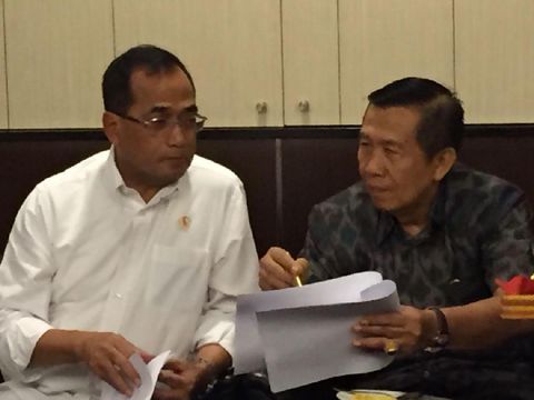 Cek Pelabuhan Hingga Bandara, Menteri Perhubungan <i>Blusukan</i> ke Bali