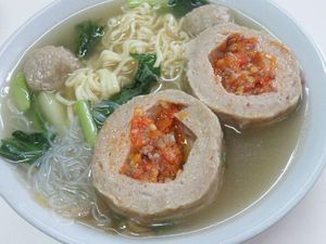 Lagi Ada di Kawasan Kuningan? Yuk, Jajan Bakso, Tekwan dan Bakmi Enak!