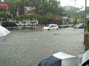Jalan Pasteur tak Bisa Dilalui Karena Banjir, Arus Lalu Lintas Dialihkan