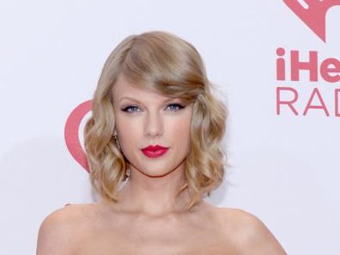 Tips Menentukan Belahan Rambut yang Tepat dari Hairstylist Selebriti