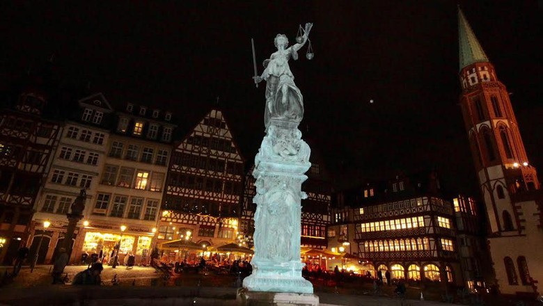 Beda dengan Indonesia, Patung Dewi Keadilan di Jerman 