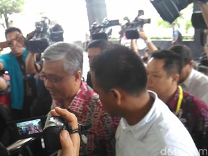 Penuhi Panggilan KPK, Gubernur Nur Alam: Saya akan Taat pada Hukum