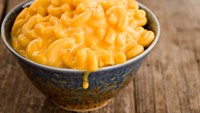 Pasta keju merupakan makanan yang cepat membuat kenyang. Hanya saja hati-hati, pasta yang dibuat dari tepung ditambah dengan keju mengandung lemak dan kolesterol yang tinggi. (Foto: thinkstock)