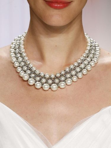 Tips Mudah Membersihkan Mutiara Menggunakan Sampo