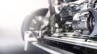 Tenaga mobil listrik berasal dari baterai 100 kWh. Ada juga paket opsional baterai 130 kWh.