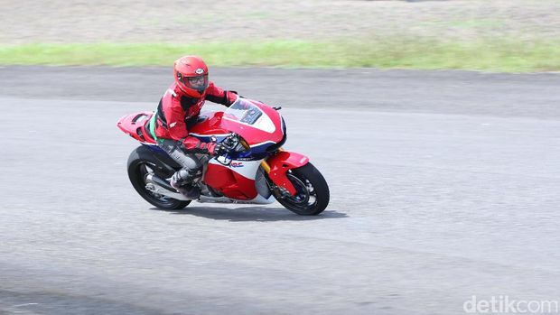 Honda RC213V-S