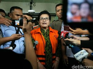 Eks Menkes Siti Fadilah Ditahan KPK