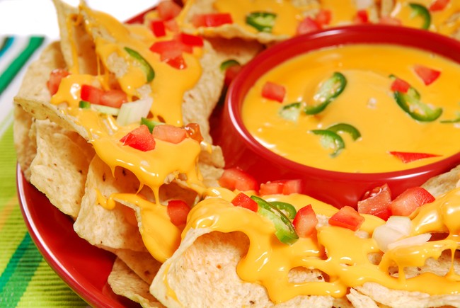 Gurih Hangat, Cheese Ball dan Nachos Berlumur Lelehan Saus Keju