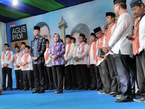 Diiringi Salawat dan Pantun, Agus-Sylvi Dilepas ke Penetapan Cagub DKI