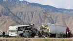 Bus Tabrak Truk di California, 13 Orang Tewas