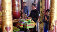 Berlanjut mendaki 102 anak tangga ke Kuil Thuong. Hikayat candi ini merupakan area eksklusif untuk para raja keturunan Hung Vuong untuk menyembah Dewa Matahari, Dewa Bumi, Dewa Kemakmuran dan pahlawan legendaris setempat bernama Saint Dong (Baban/detikTravel)