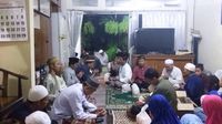 Doa bersama relawan Anies-Sandi