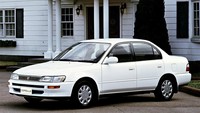 Generasi Ketujuh (1991-1995), Corolla generasi ketujuh diperkenalkan pada Juni 1991. Dengan jarak sumbu roda, panjang, lebar dan tinggi bodi yang ditambahkan, desain keseluruhan bodi mobil memberikan kesan lebih besar. Dok, Toyota.