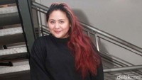 Meski terlihat lebih gemuk, Audy masih terlihat manis, ya. Pool/Gus Mun/detikFoto.