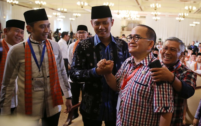 Salam Komando dengan Agus Yudhoyono, Ruhut Sitompul Disoraki: Huuu!
