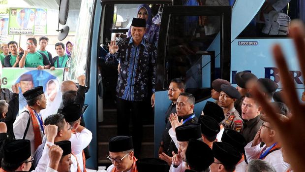 Tiba Pertama di Balai Sudirman, Agus-Sylvi Ditemani Ibas dan Annisa Pohan