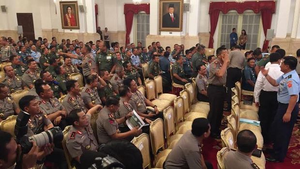 Pertemuan membahas soal pungli dan pilkada serentak.